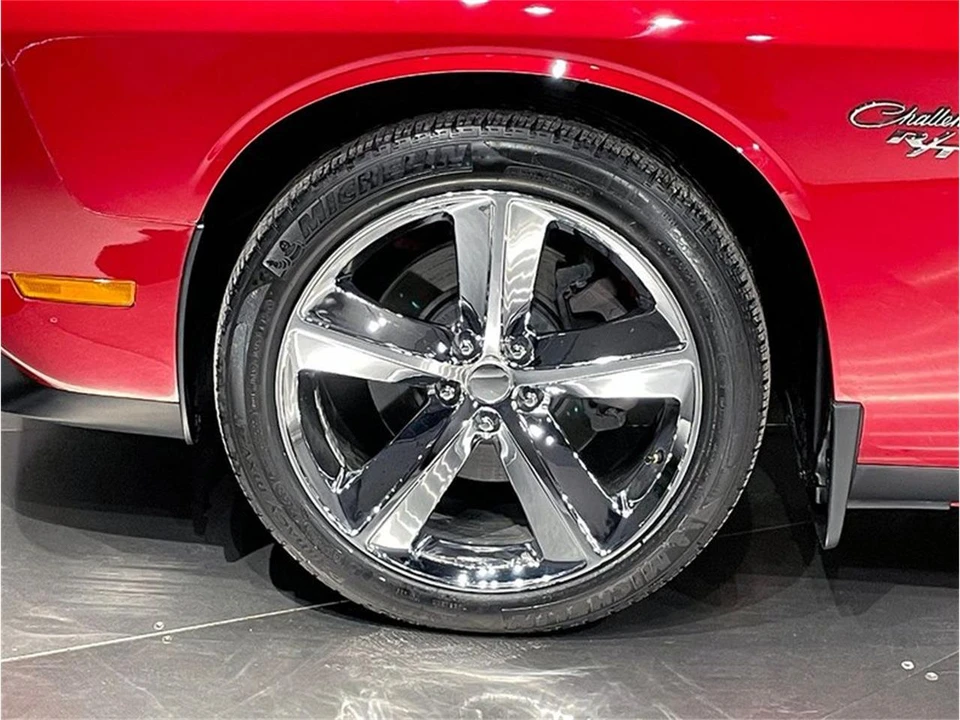 2010 Dodge Challenger 3rd Gen - Image 16 of 31