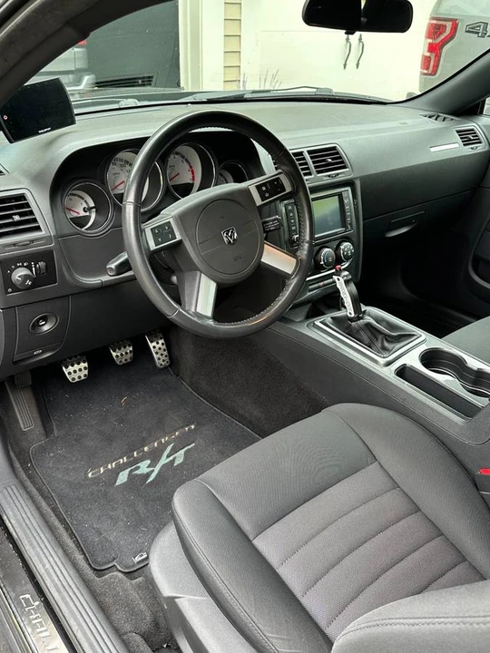 2010 Dodge Challenger 3rd Gen - Image 4 of 10