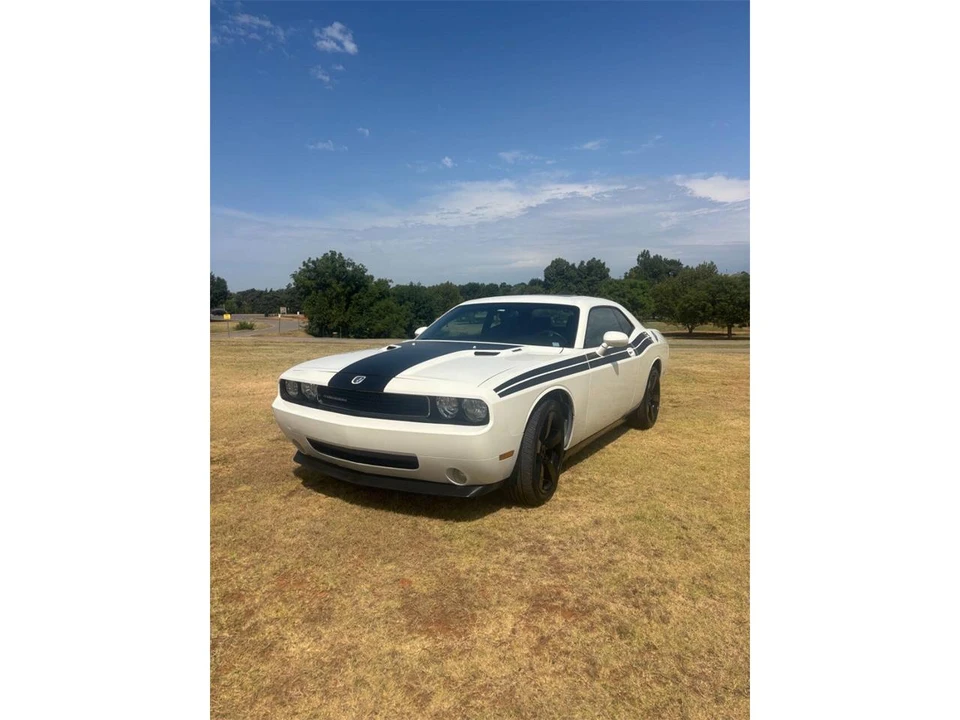 2010 Dodge Challenger 3rd Gen - Image 3 of 31