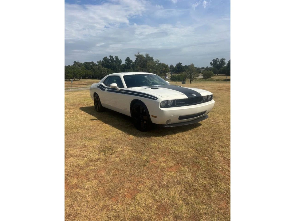 2010 Dodge Challenger 3rd Gen - Image 5 of 31
