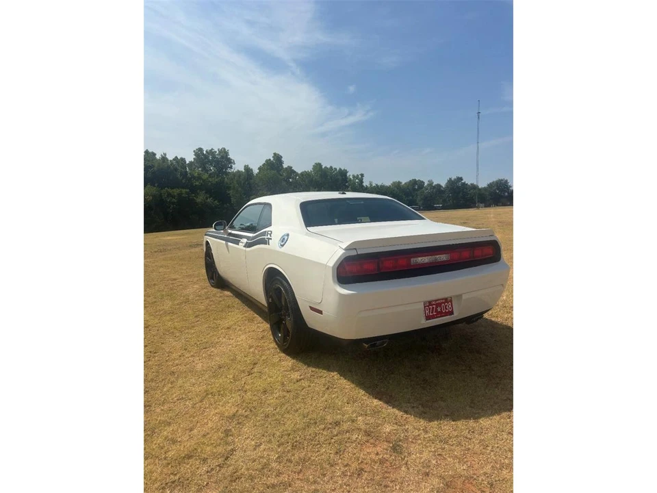 2010 Dodge Challenger 3rd Gen - Image 9 of 31