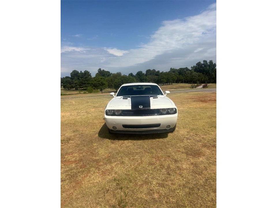 2010 Dodge Challenger 3rd Gen - Image 4 of 31