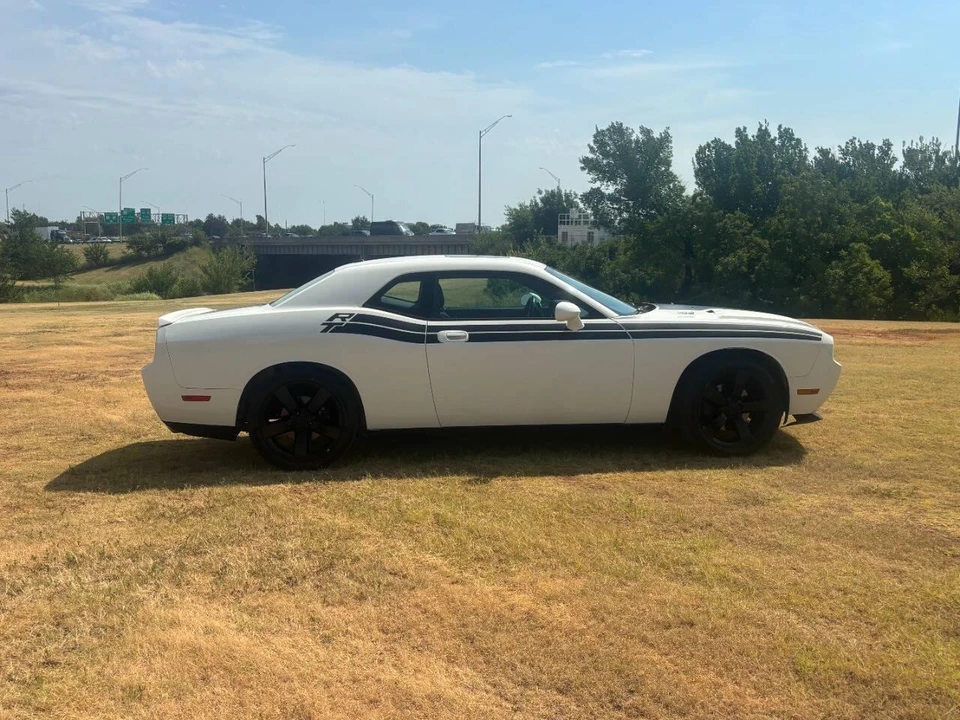 2010 Dodge Challenger 3rd Gen - Image 6 of 31
