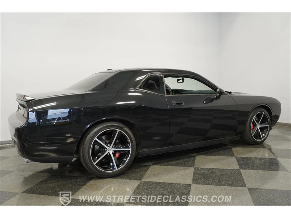 2010 Dodge Challenger 3rd Gen - Image 13 of 31