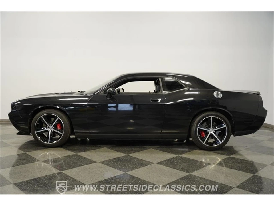 2010 Dodge Challenger 3rd Gen - Image 2 of 31