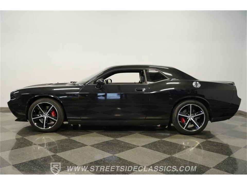 2010 Dodge Challenger 3rd Gen - Image 7 of 31