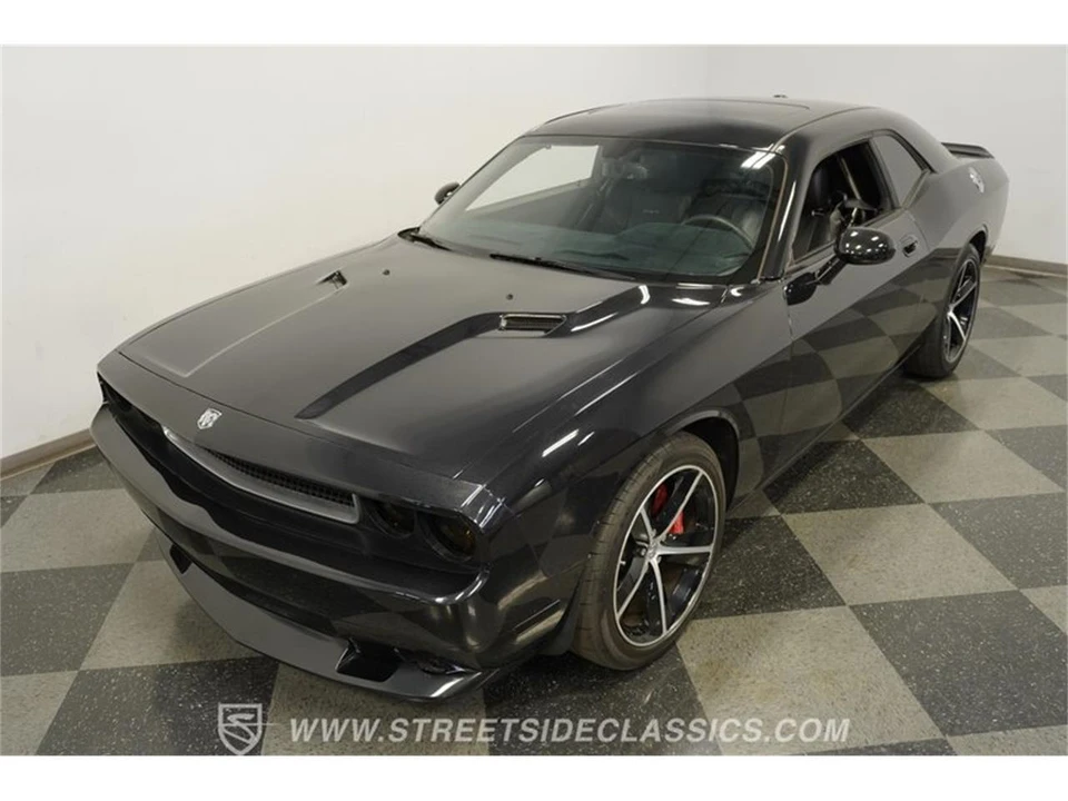 2010 Dodge Challenger 3rd Gen - Image 19 of 31