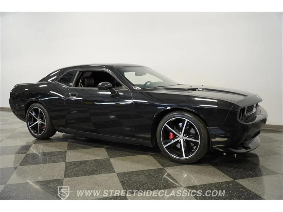 2010 Dodge Challenger 3rd Gen - Image 15 of 31