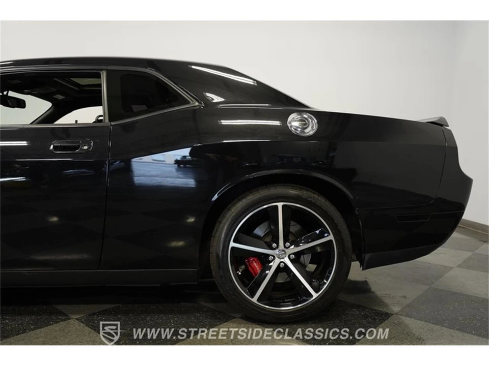 2010 Dodge Challenger 3rd Gen - Image 24 of 31