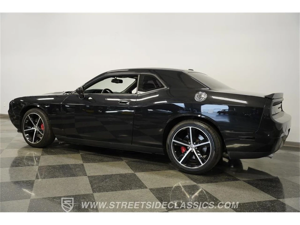 2010 Dodge Challenger 3rd Gen - Image 8 of 31