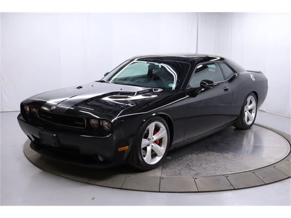 2010 Dodge Challenger 3rd Gen - Image 2 of 31
