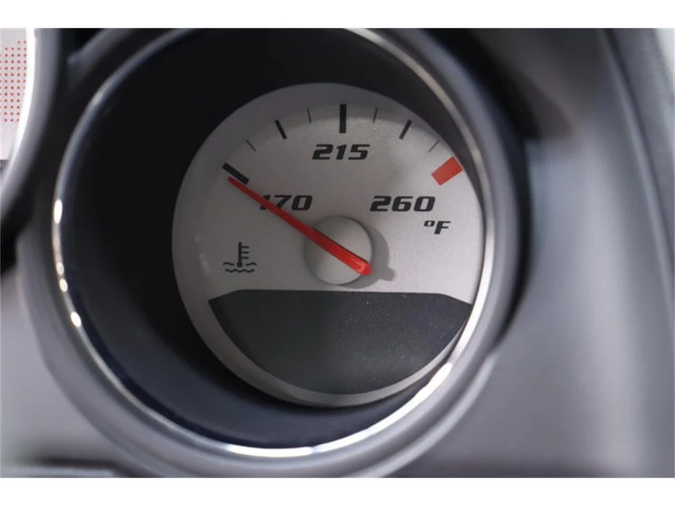 2010 Dodge Challenger 3rd Gen - Image 13 of 31