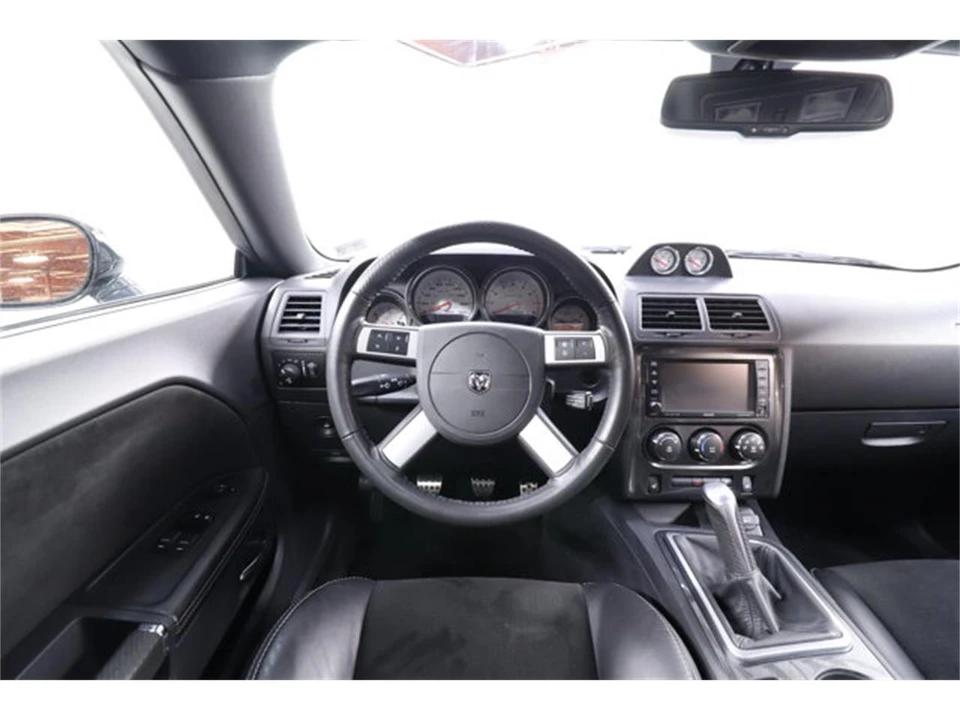 2010 Dodge Challenger 3rd Gen - Image 10 of 31