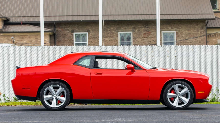 2010 Dodge Challenger 3rd Gen - Image 8 of 18
