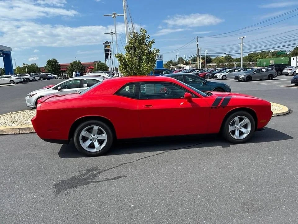 2010 Dodge Challenger 3rd Gen - Image 6 of 19