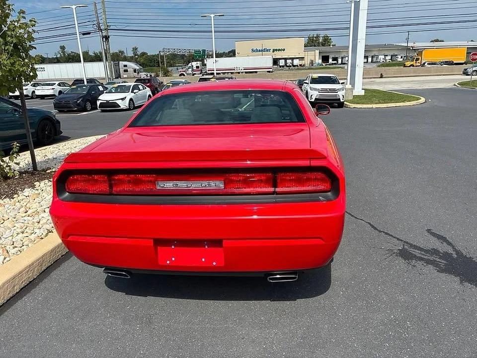 2010 Dodge Challenger 3rd Gen - Image 10 of 19