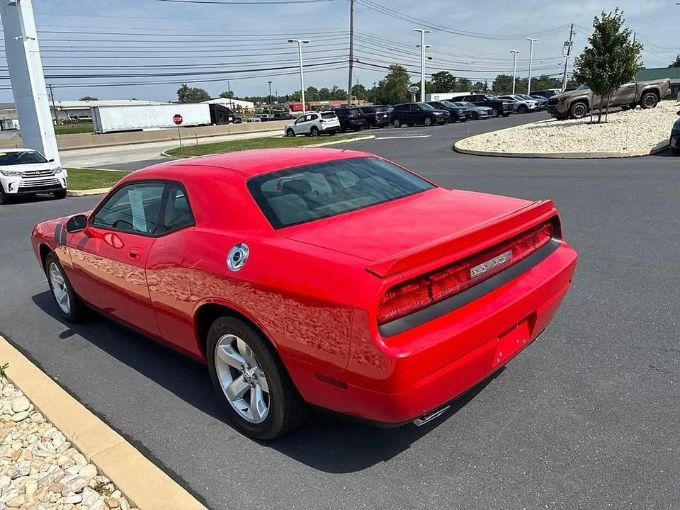2010 Dodge Challenger 3rd Gen - Image 12 of 19