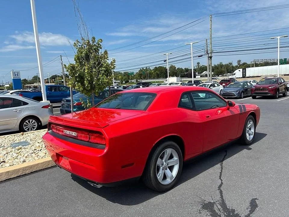 2010 Dodge Challenger 3rd Gen - Image 8 of 19