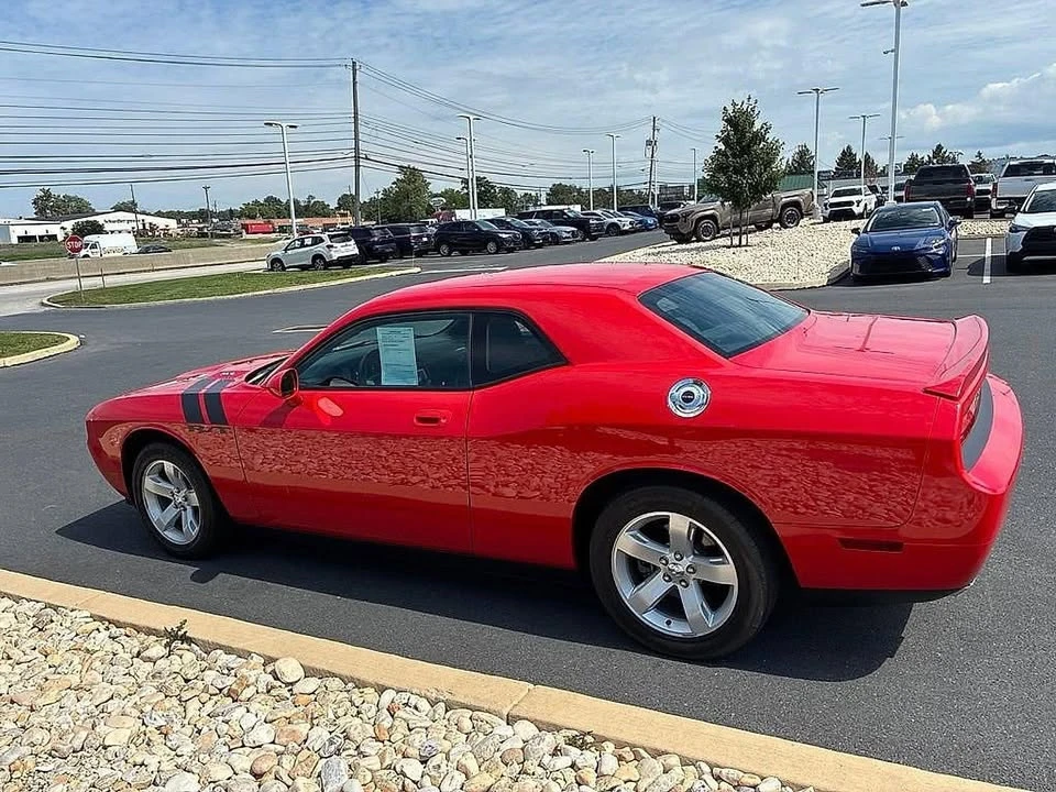 2010 Dodge Challenger 3rd Gen - Image 13 of 19