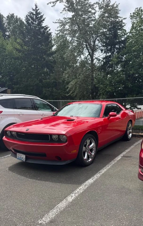 2010 Dodge Challenger 3rd Gen - Image 2 of 2