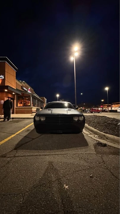 2010 Dodge Challenger 3rd Gen - Image 3 of 4
