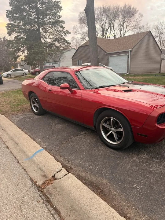 2010 Dodge Challenger 3rd Gen - Image 3 of 15