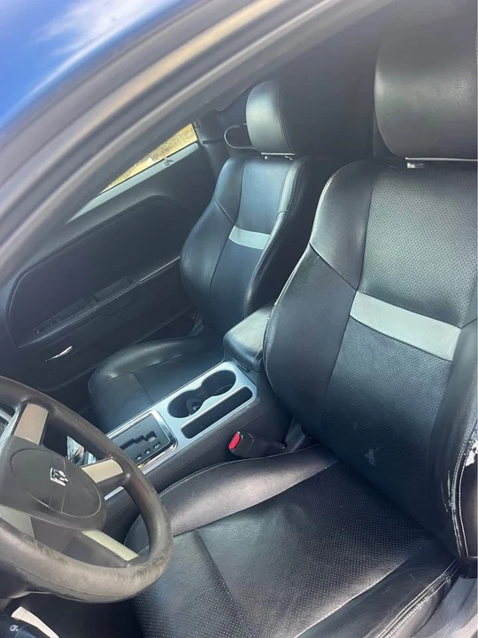 2010 Dodge Challenger 3rd Gen - Image 3 of 10