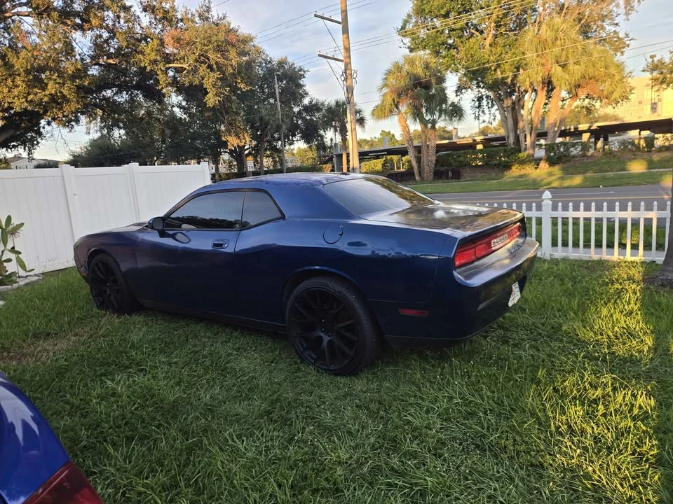 2010 Dodge Challenger 3rd Gen - Image 2 of 2