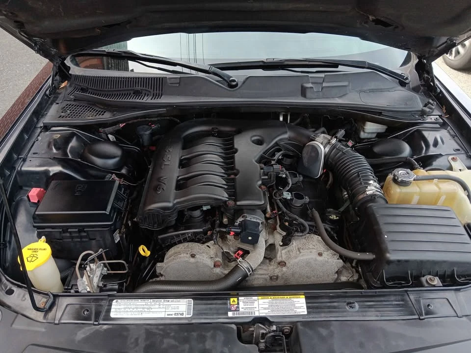 2010 Dodge Challenger 3rd Gen - Image 9 of 9