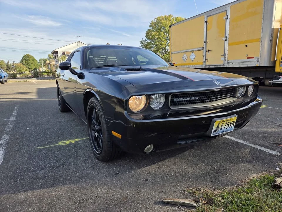 2010 Dodge Challenger 3rd Gen - Image 2 of 10