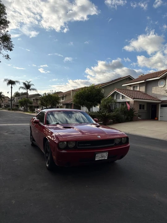 2010 Dodge Challenger 3rd Gen - Image 2 of 4