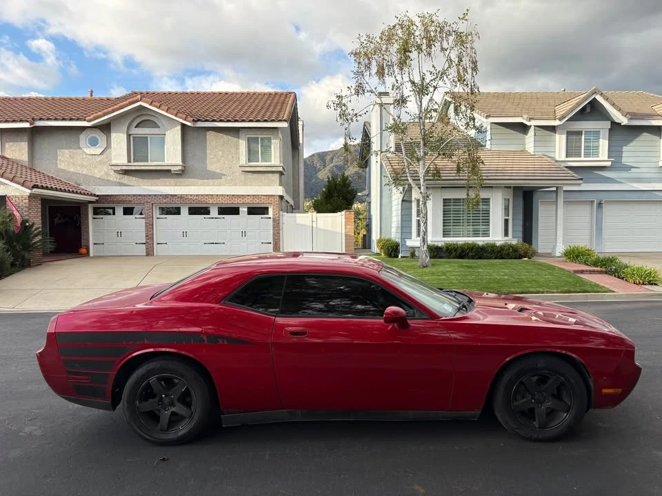 2010 Dodge Challenger 3rd Gen - Image 3 of 4