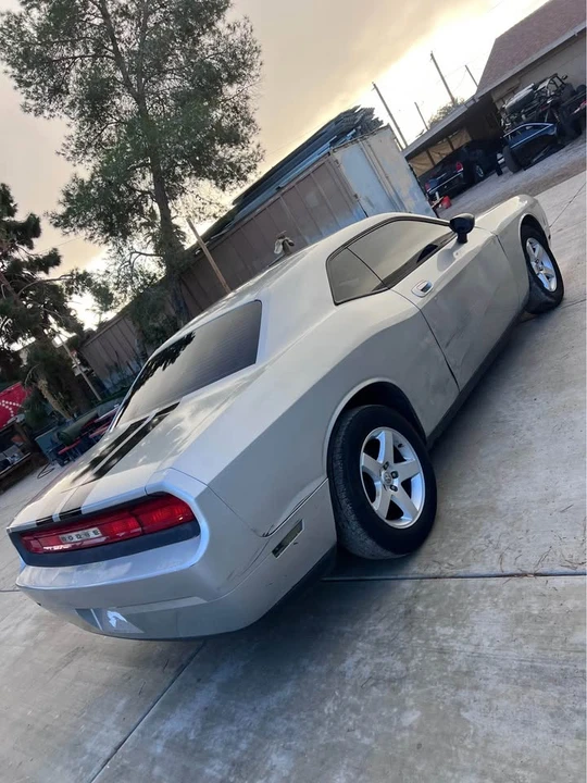 2010 Dodge Challenger 3rd Gen - Image 2 of 4