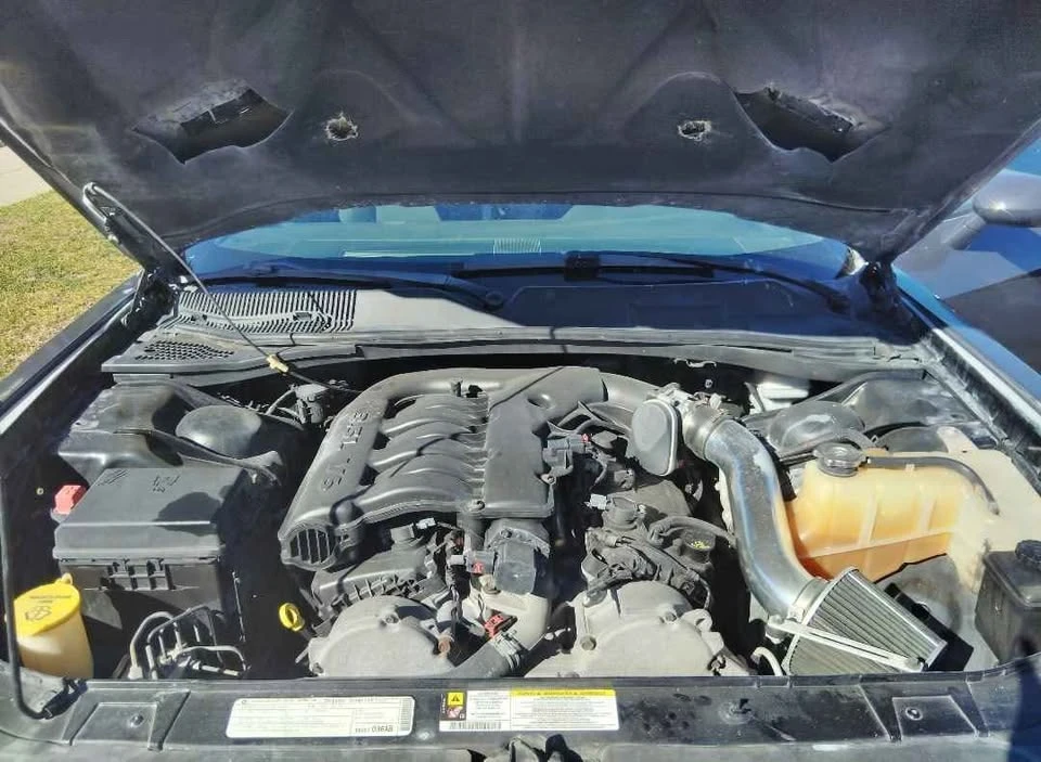 2010 Dodge Challenger 3rd Gen - Image 13 of 17
