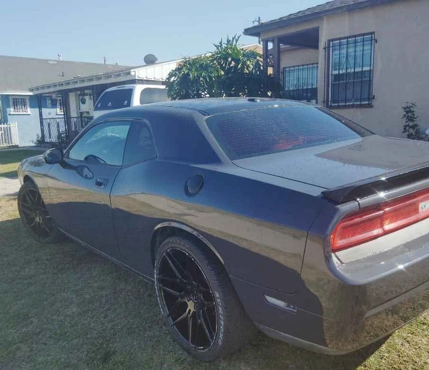 2010 Dodge Challenger 3rd Gen - Image 8 of 17
