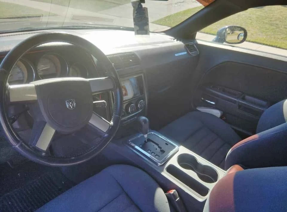 2010 Dodge Challenger 3rd Gen - Image 11 of 17