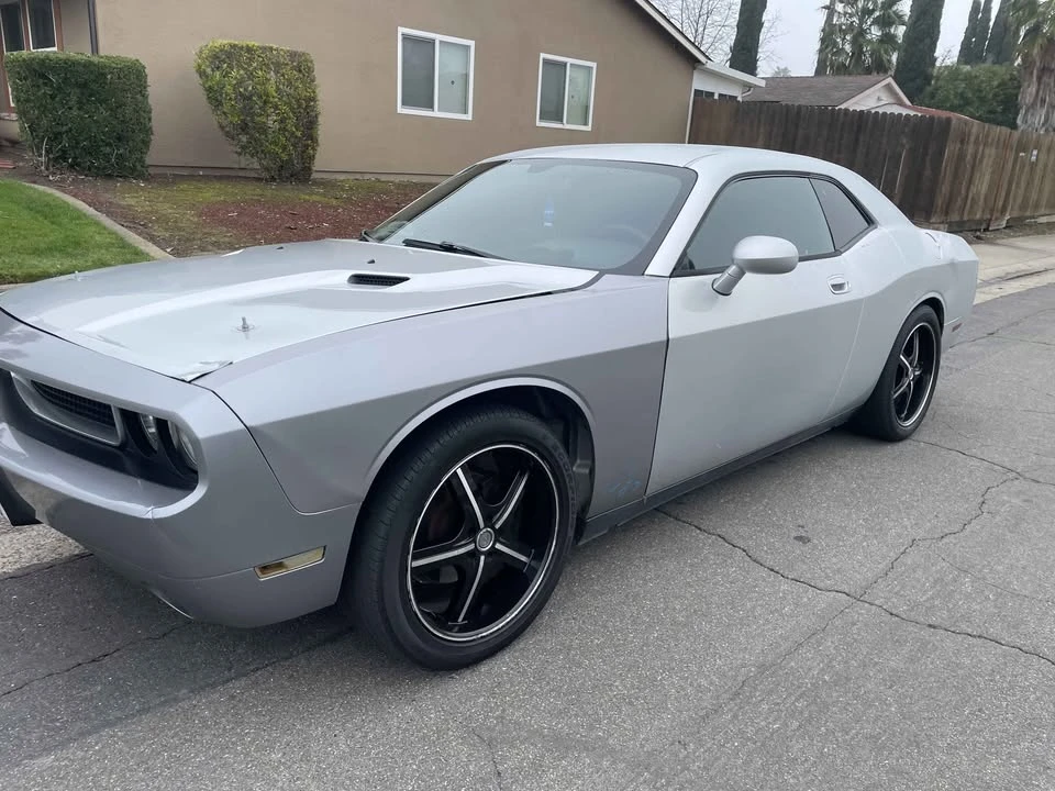 2010 Dodge Challenger 3rd Gen - Image 4 of 12