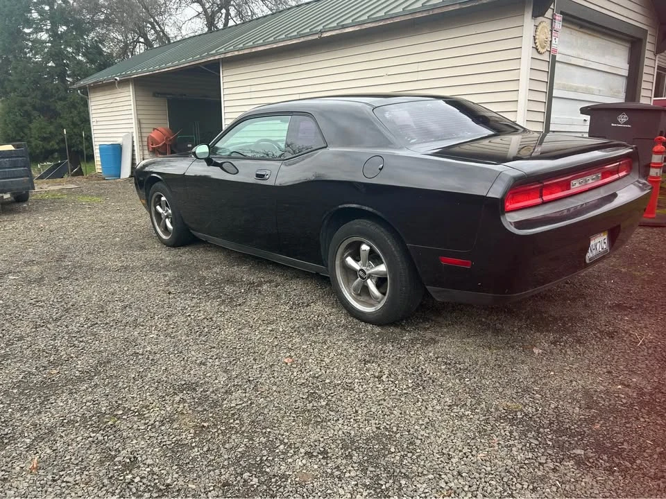 2010 Dodge Challenger 3rd Gen - Image 5 of 9