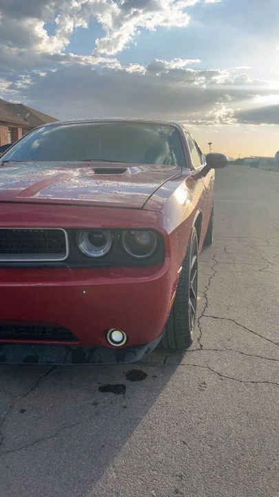 2010 Dodge Challenger 3rd Gen - Image 2 of 5