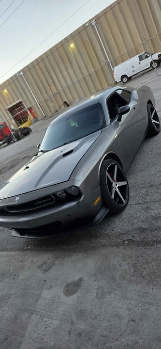 2010 Dodge Challenger 3rd Gen - Image 2 of 2