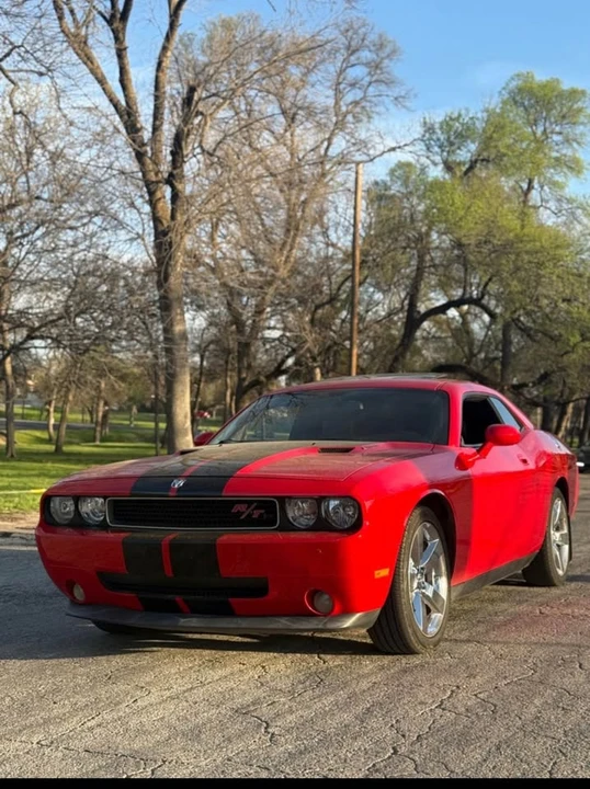 2010 Dodge Challenger 3rd Gen - Image 3 of 11