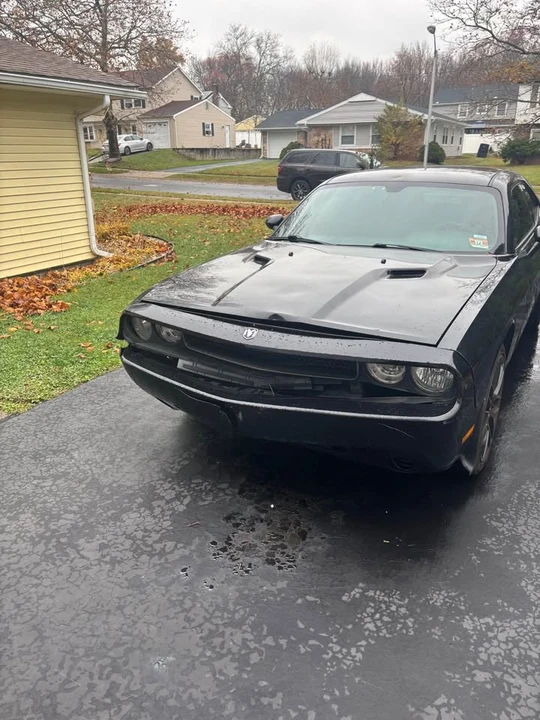 2010 Dodge Challenger 3rd Gen - Image 2 of 4
