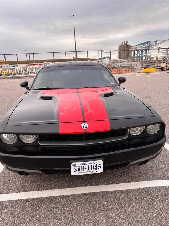 2010 Dodge Challenger 3rd Gen - Image 10 of 11