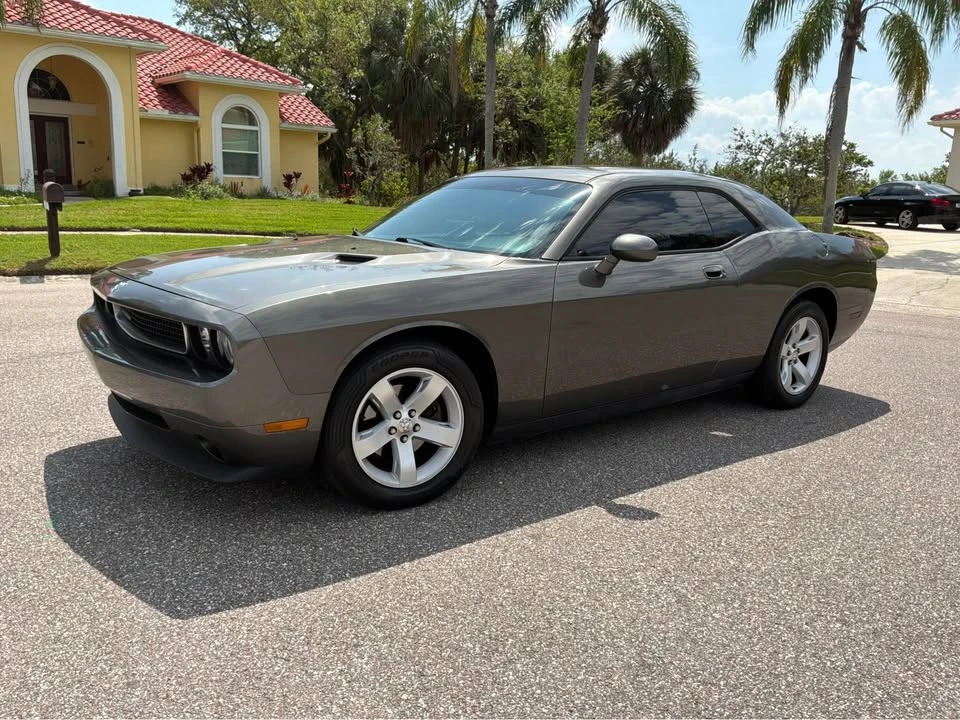 2010 Dodge Challenger 3rd Gen - Image 3 of 11