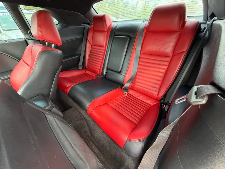 2010 Dodge Challenger 3rd Gen - Image 9 of 10