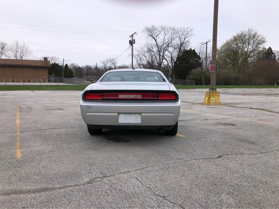 2010 Dodge Challenger 3rd Gen - Image 7 of 9