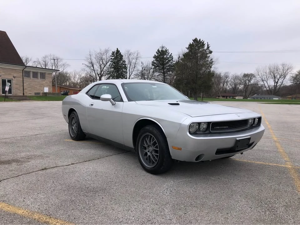 2010 Dodge Challenger 3rd Gen - Image 4 of 9