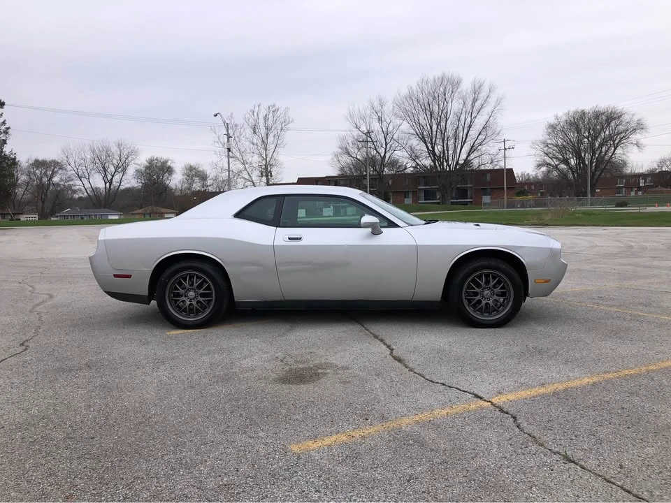 2010 Dodge Challenger 3rd Gen - Image 5 of 9