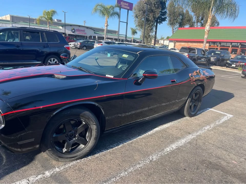 2010 Dodge Challenger 3rd Gen - Image 2 of 9