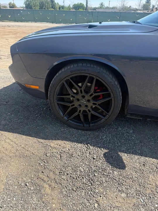 2010 Dodge Challenger 3rd Gen - Image 11 of 15